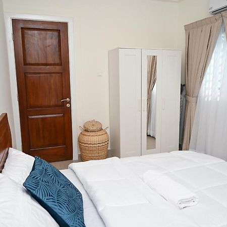 Lokko Serene Accra Buitenkant foto