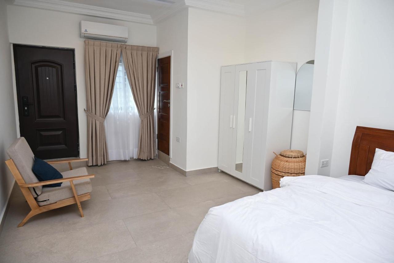 Lokko Serene Accra Buitenkant foto
